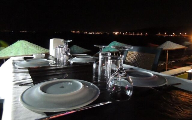 Cunda Beyaz Balina Hotel