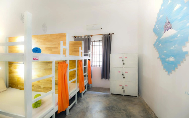 Pool Party Hostel