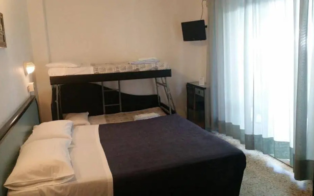 Hotel Caravelle