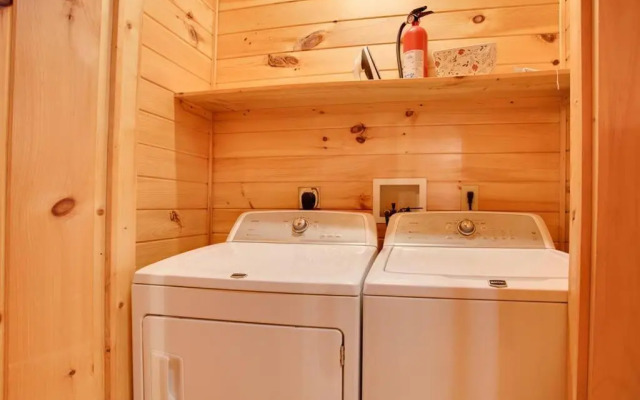Lucky Cub Cabin