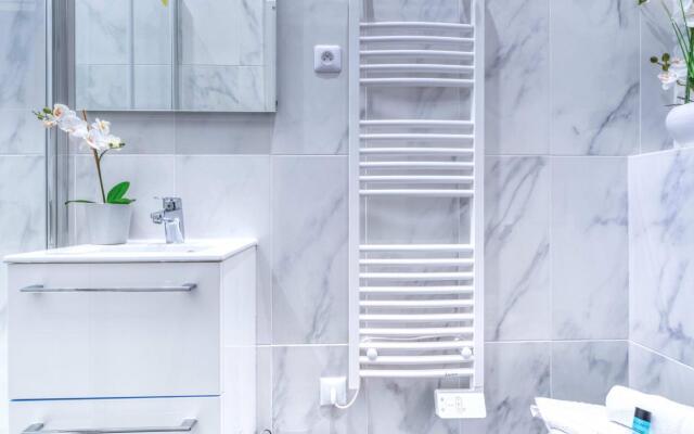 B 2063  - Musée d'Orsay - Spacieux appartement