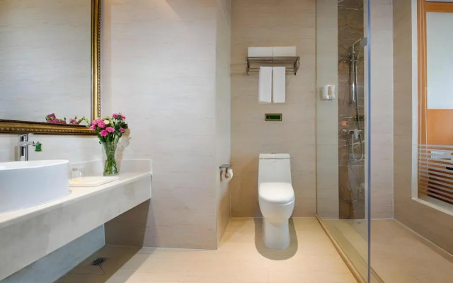 Vienna Hotel Shenzhen Longgang Ainan Road Branch