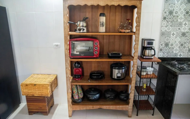 Casa com Piscina e Churrasqueira no Pantanal