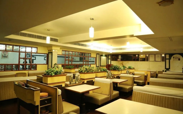 Kamats Hotel Mayura