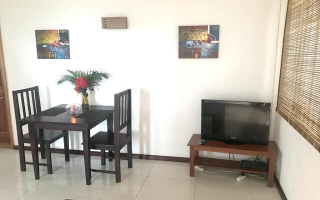 One bedroom appartement with shared pool and wifi at Pereybere 1 km away from the beach