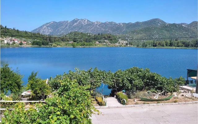 Apartment Bacinska jezera with lake View IX