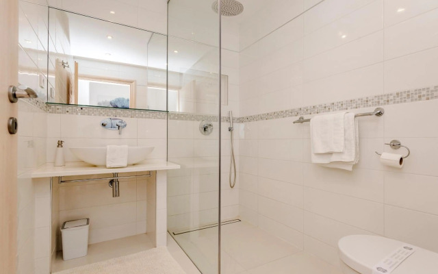 Urban Luxury Apartment