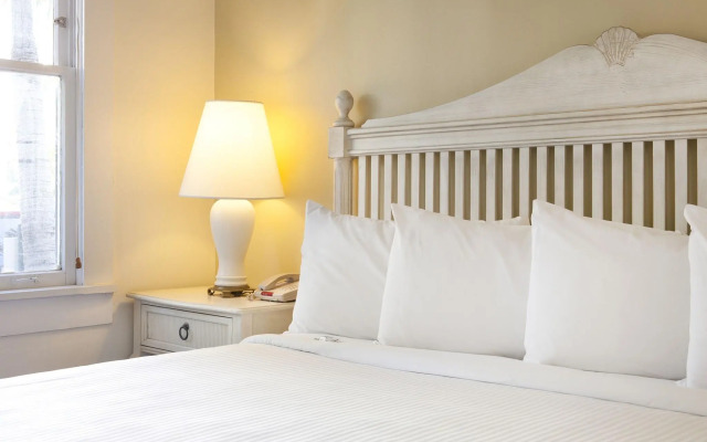 The Southernmost Inn - Adults Only