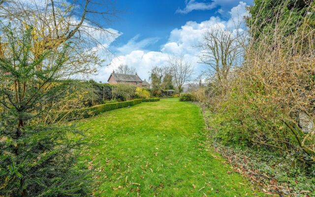 Lovely Holiday Home in Lydbury With Garden