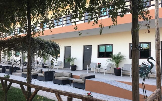 Navola Inn