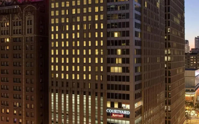 Courtyard by Marriott Chicago Magnificent Mile