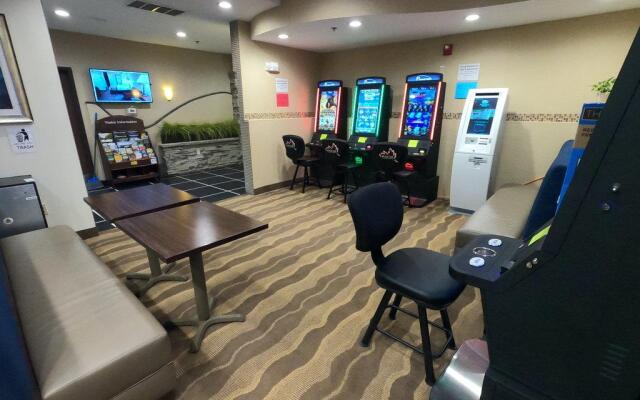 Hometowne Studios & Suites By Red Roof Washington