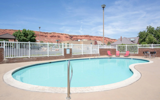 Super 8 by Wyndham St. George UT