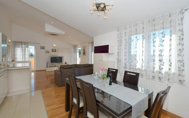 Apartmani Adela