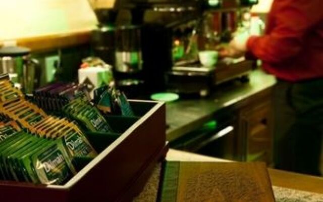 Hotel 365