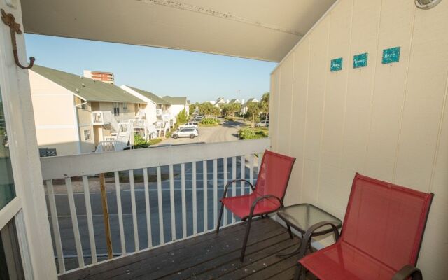 Sandpiper Cove 8245 Studio Bedroom Condo by RedAwning