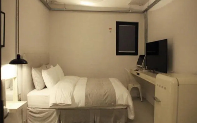 August Boutique Hotel