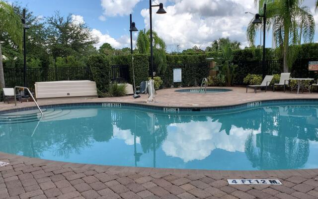 Holiday Inn Express & Suites, International Drive by IHG