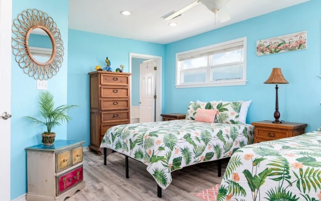 Selah 3 Bedroom Home by RedAwning