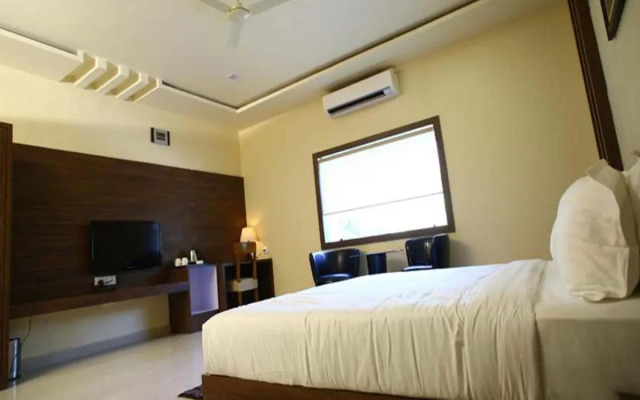 Hotel Saroj Sagar - Sagar