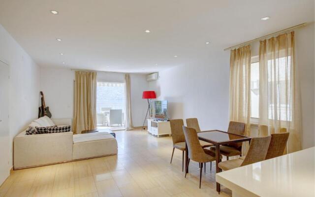 Fashion Beach Apartments
