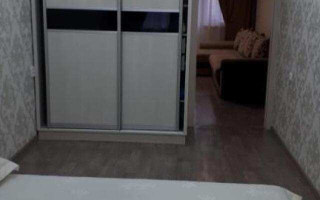 Apartment on Metallurgov 32