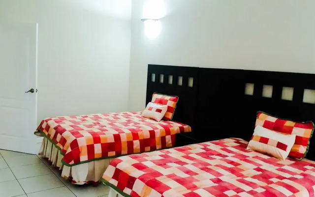 2 Bed Apt with Balcony at Runaway Bay
