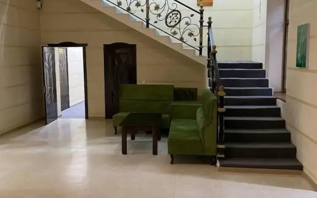 Green Apple Hotel