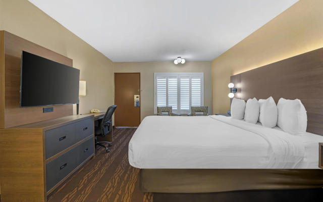 Best Western Plus Stovall's Inn