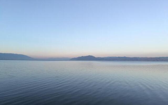 Dali Luzhoufan Seaview Hotel
