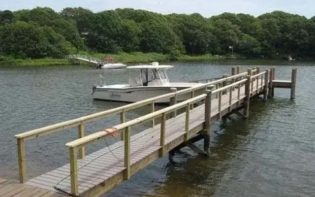 Cape Wind Waterfront Resort-Falmouth, Cape Cod