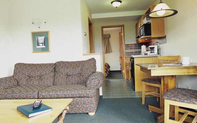 Pyramid Lake Lodge