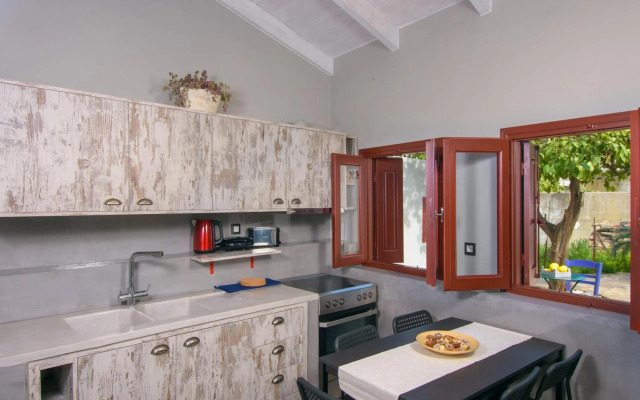 Pavlakis Lemon-Tree House