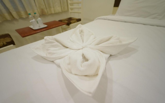 Hotel Palmyra Grand Inn – Guest Rooms – Tirunelveli