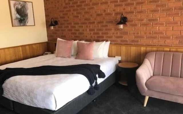 Golden River Motor Inn