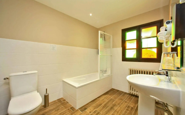 Logis Hôtel Restaurant La Chaumière