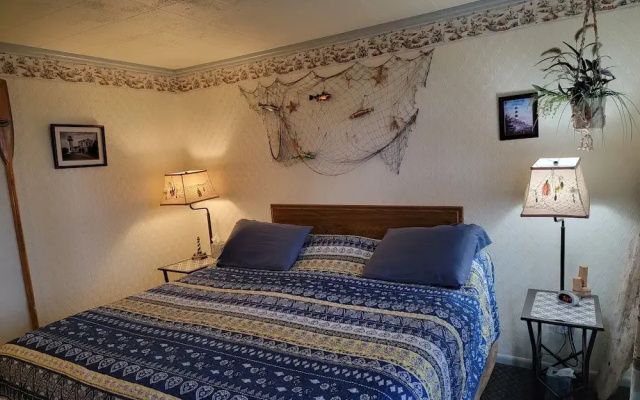 La Collage Inn