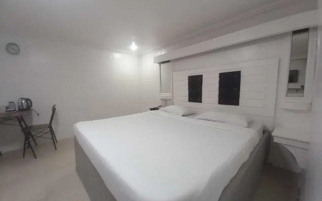 OYO 1141 Healing Condo Hotel