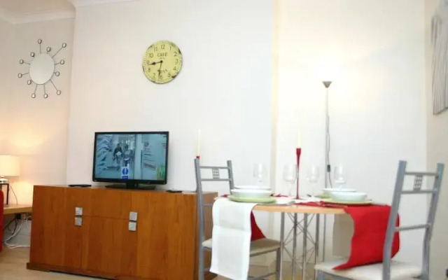Holland Road Apartment