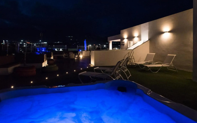DAOS Suites Terrace Marbella