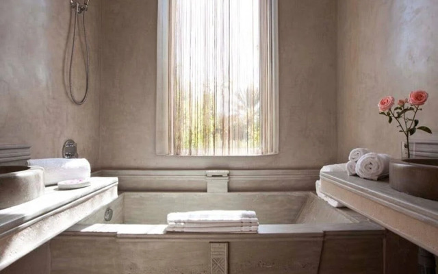 "luxury Private Home for 22 Pers & Pool..."