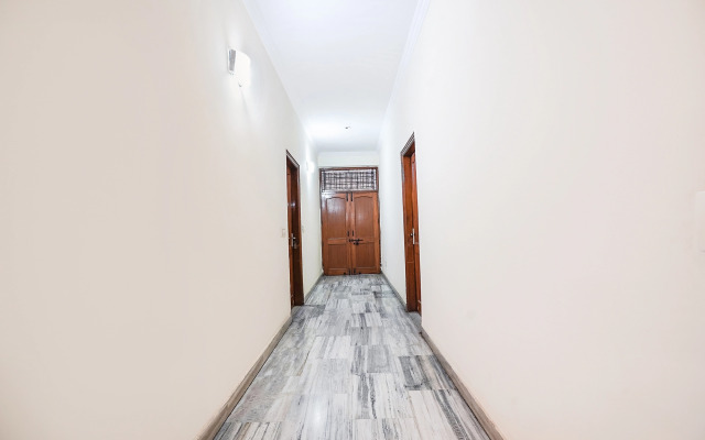 FabExpress IVY Inn Sector 35