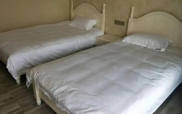 Xinchang Yunqi Small Building House