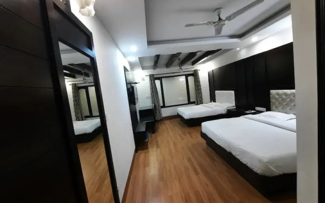 Hotel Basera