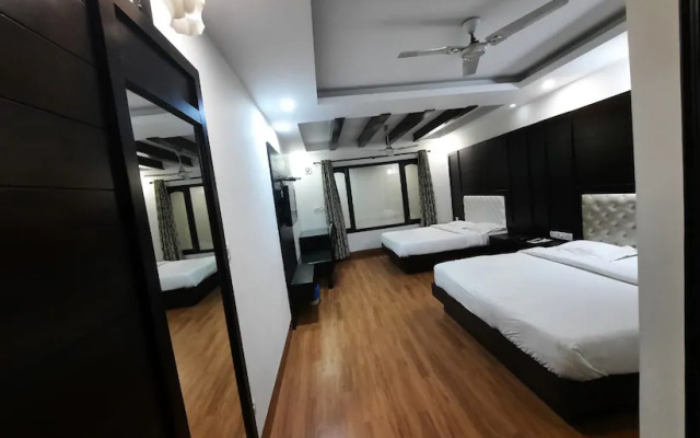 Hotel Basera