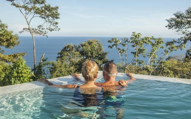 Adeluna Luxury Ocean View Villas