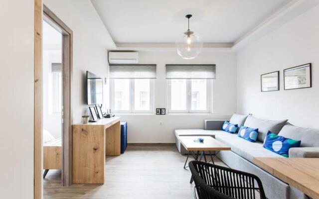 CosmosDome / Best apartment in the heart of Athens !
