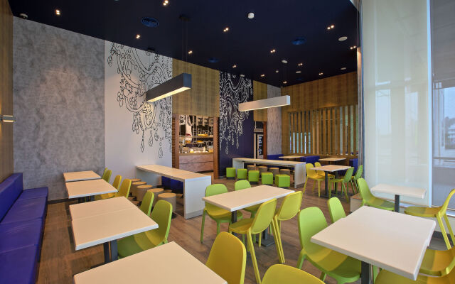 Holiday Inn Express Gurugram Sector 50 by IHG