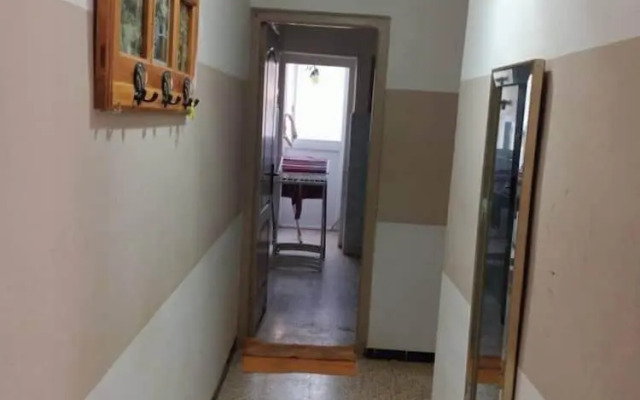 F2 bien équipé en centre-ville de Béjaïa