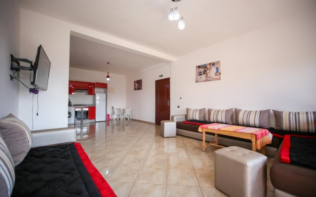 Appartement neuf, entouré de verdure + piscine